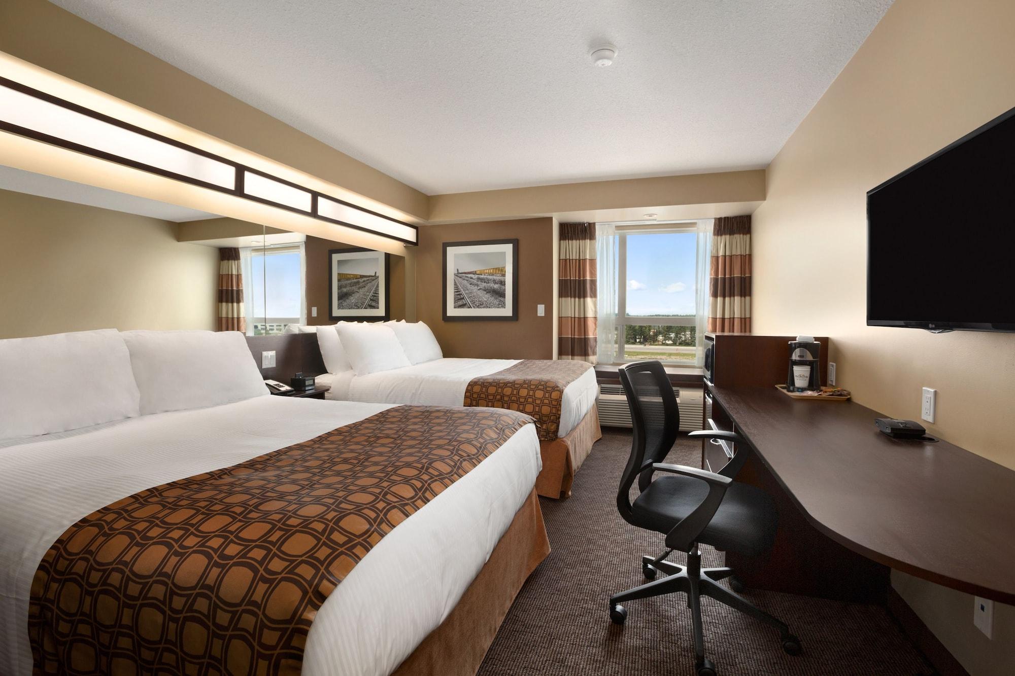 Microtel Inn & Suites By Wyndham Whitecourt Zewnętrze zdjęcie