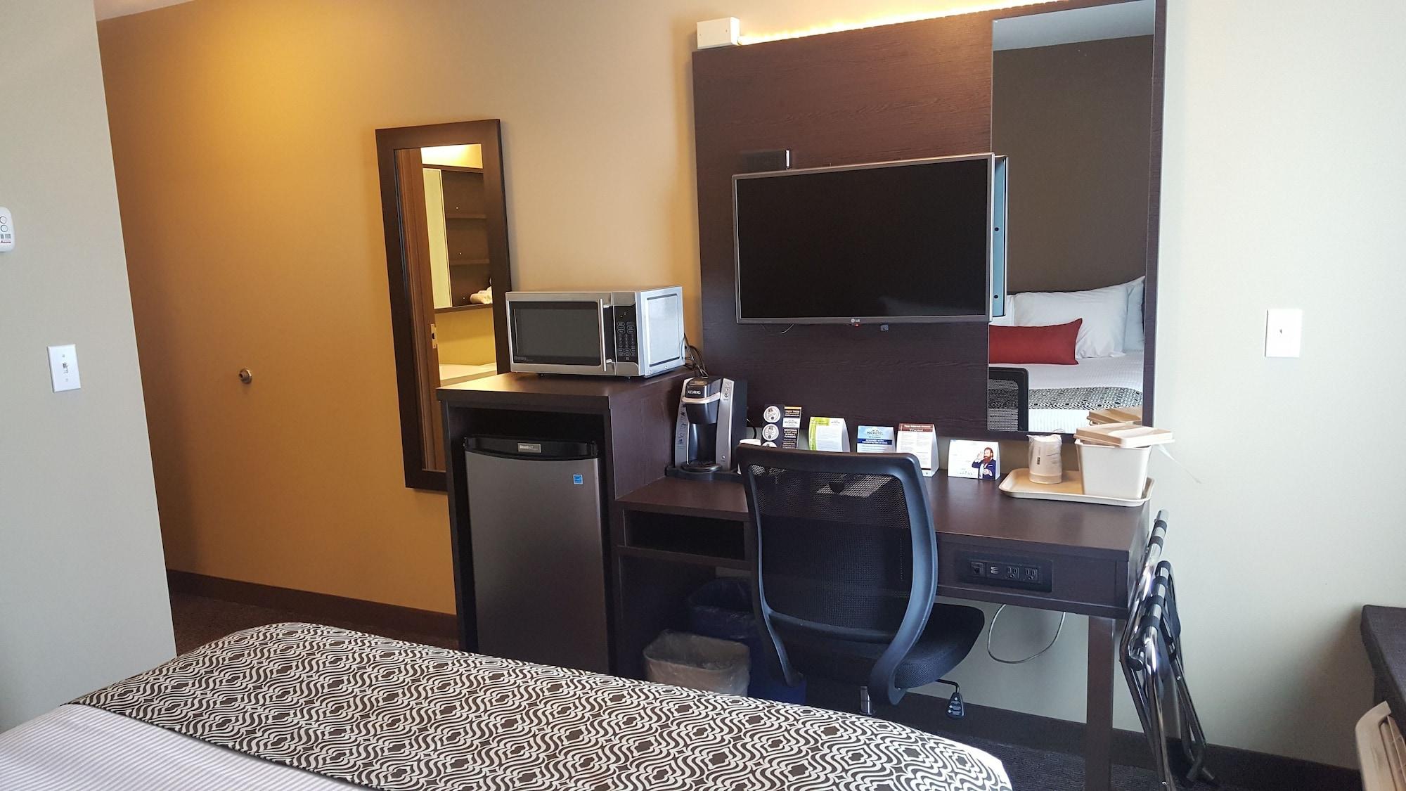 Microtel Inn & Suites By Wyndham Whitecourt Zewnętrze zdjęcie