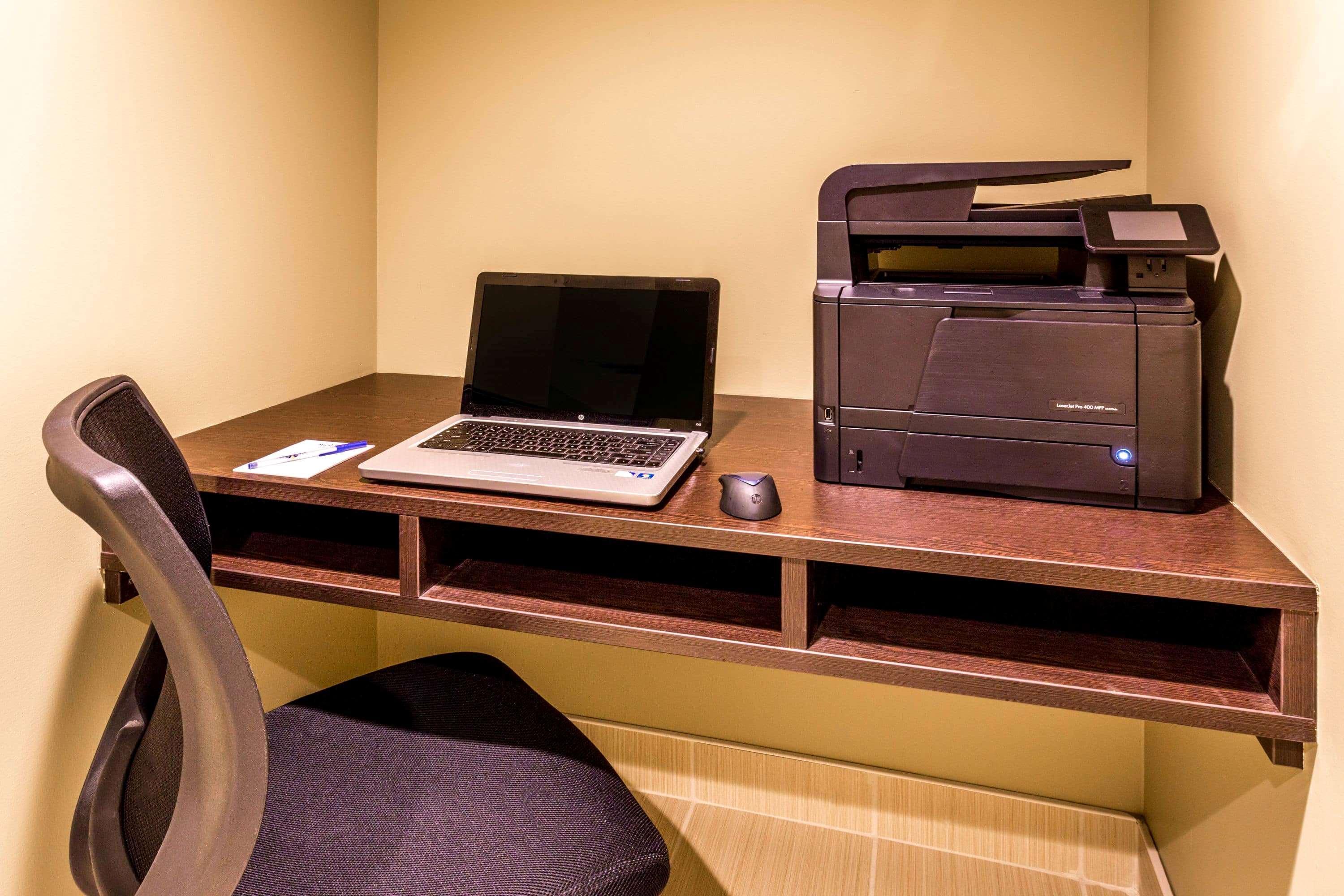 Microtel Inn & Suites By Wyndham Whitecourt Zewnętrze zdjęcie